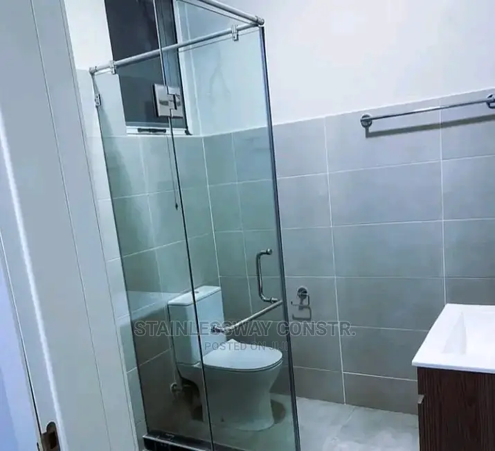 Shower Cubicle Leo