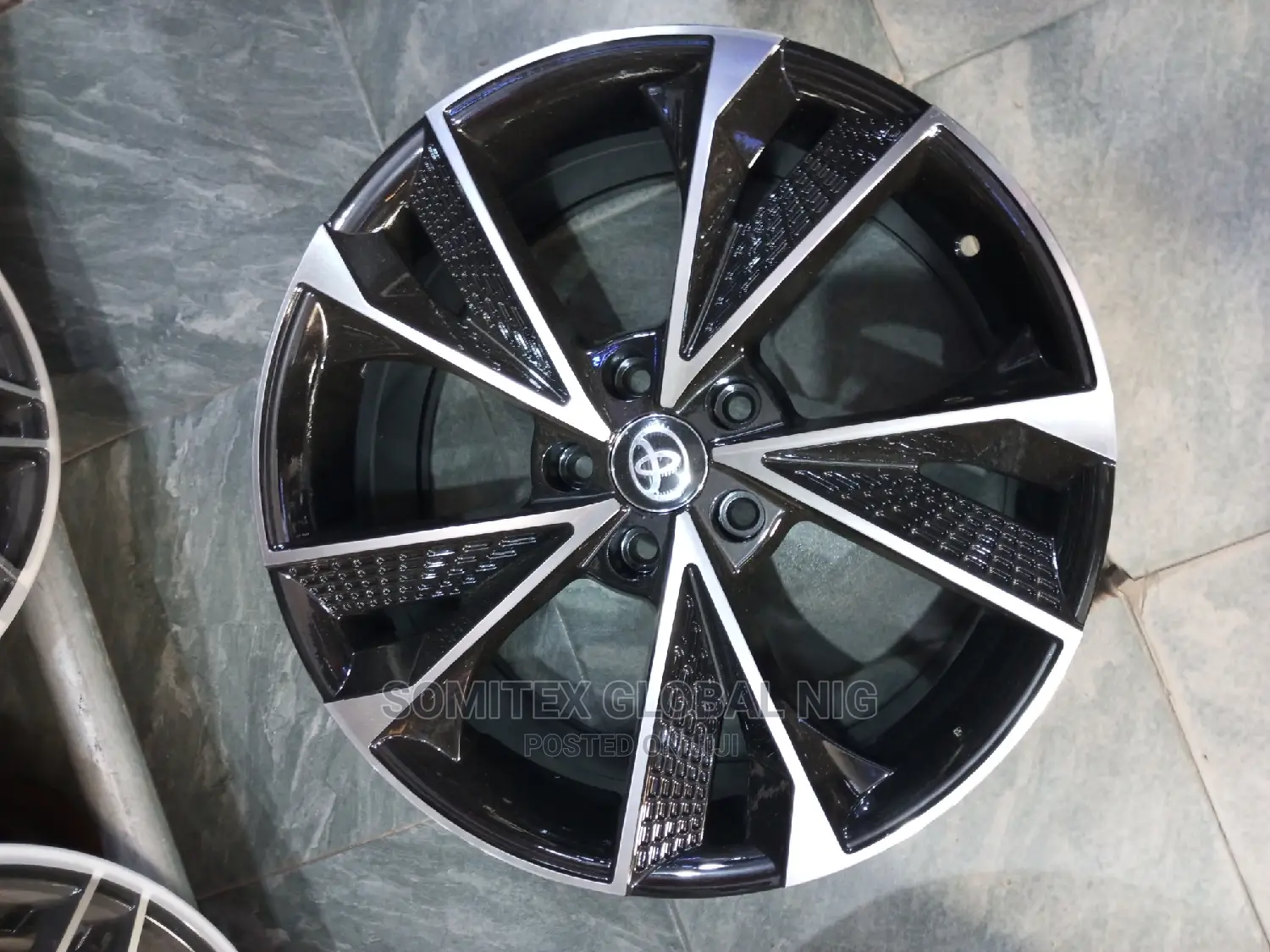 Toyota Venza Rim 20inch