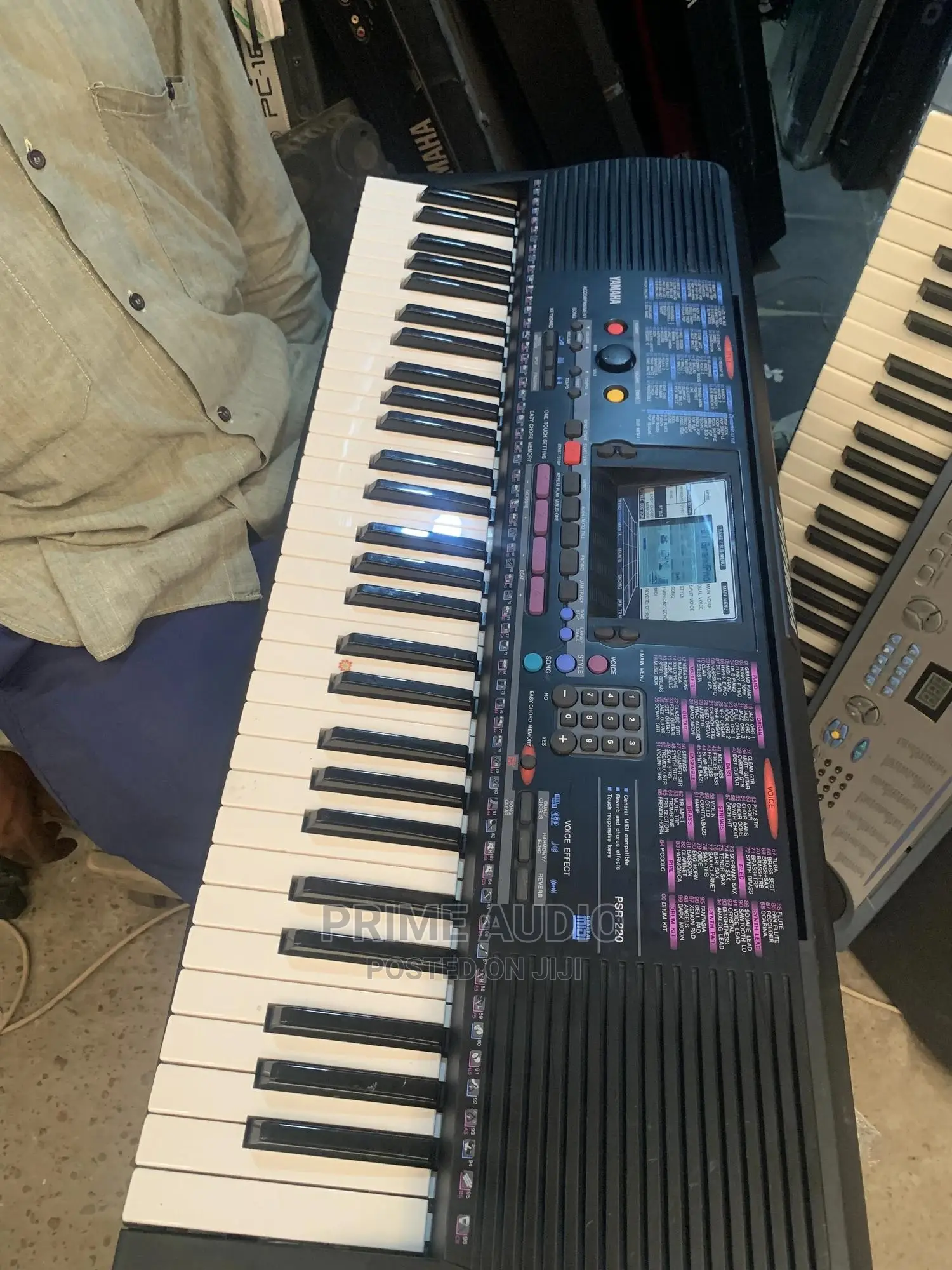 Yamaha PSR 220 Electronic Keyboard