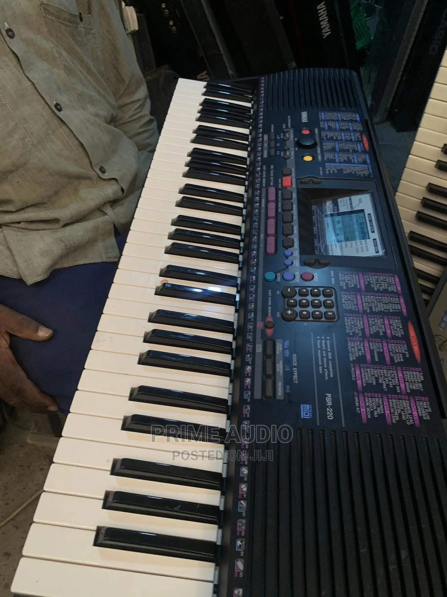 Yamaha PSR 220 Electronic Keyboard