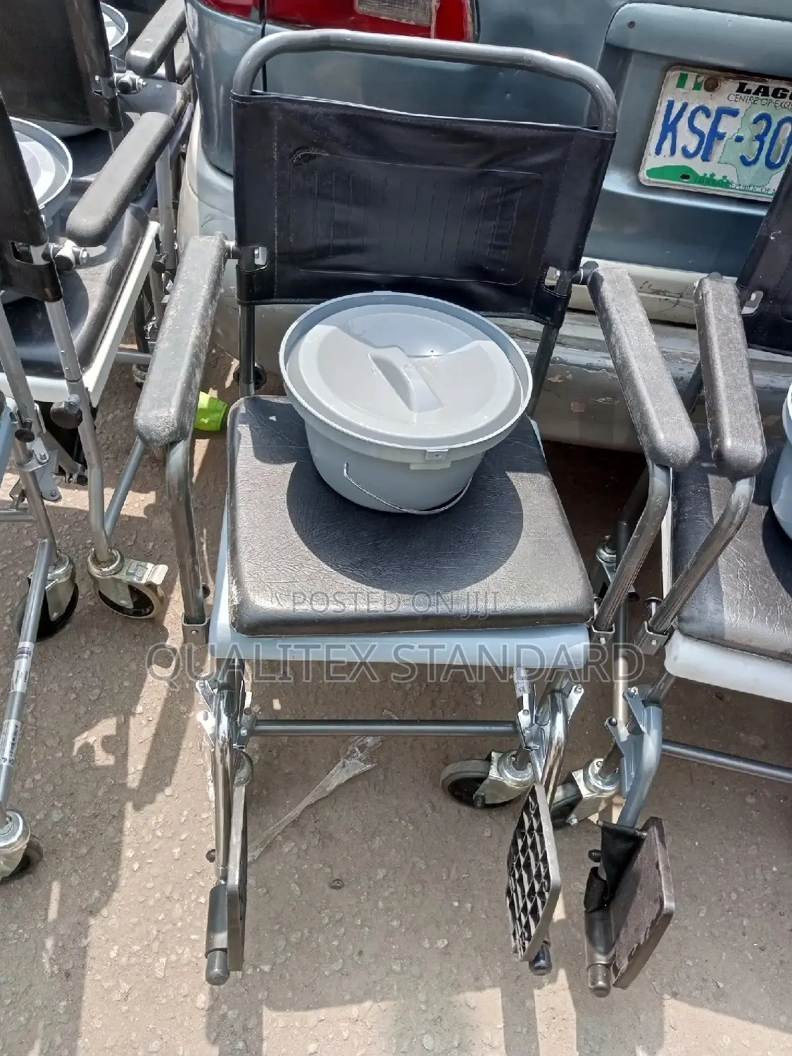 Wheel Chair Comode
