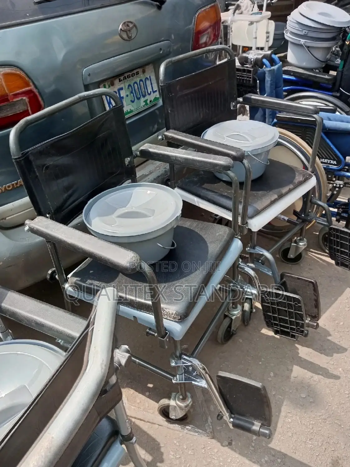 Wheel Chair Comode