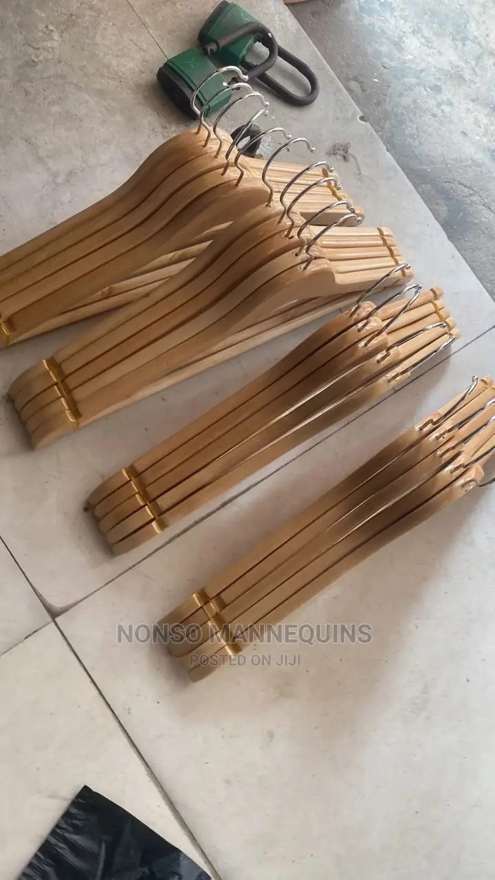 10 Pieces of Wooden Hangers Per Bundle