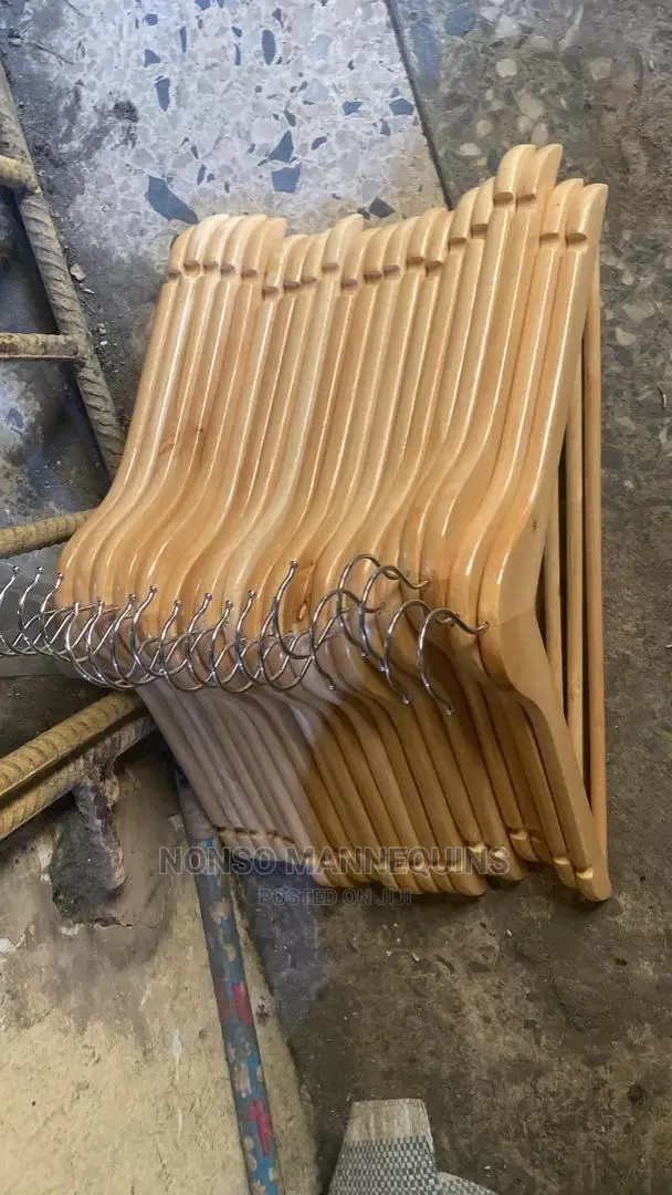 10 Pieces of Wooden Hangers Per Bundle