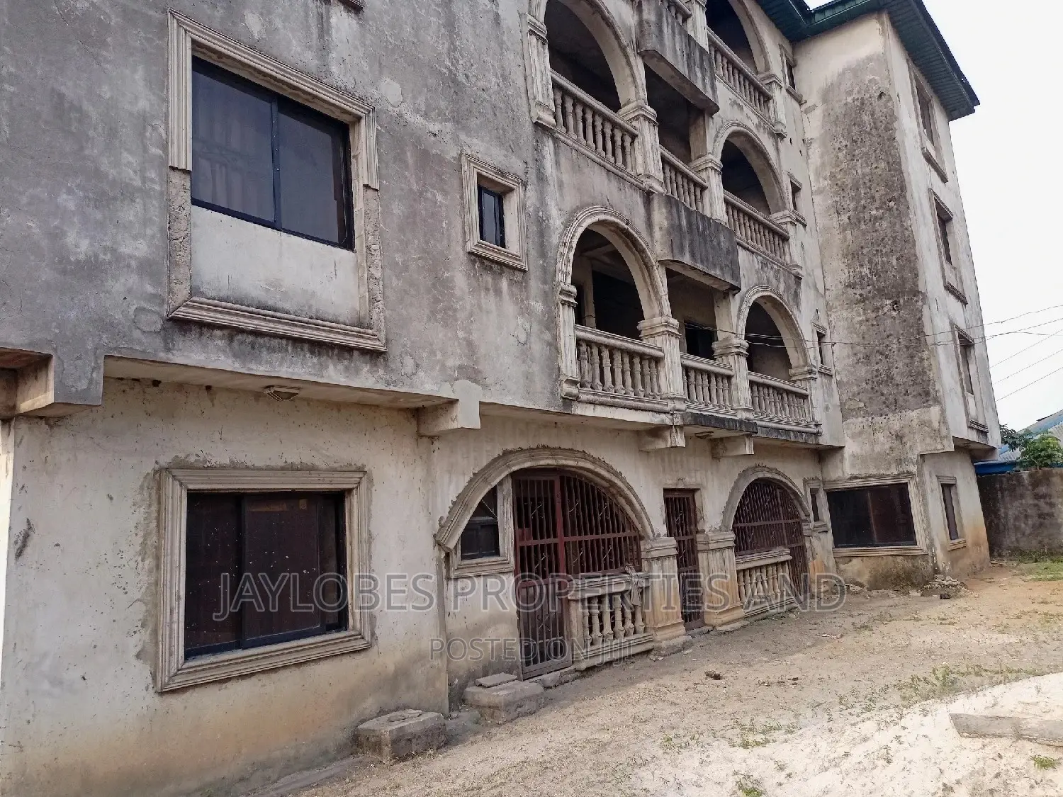3bdrm Block of Flats in Miracle Estate, Obio-Akpor for Sale