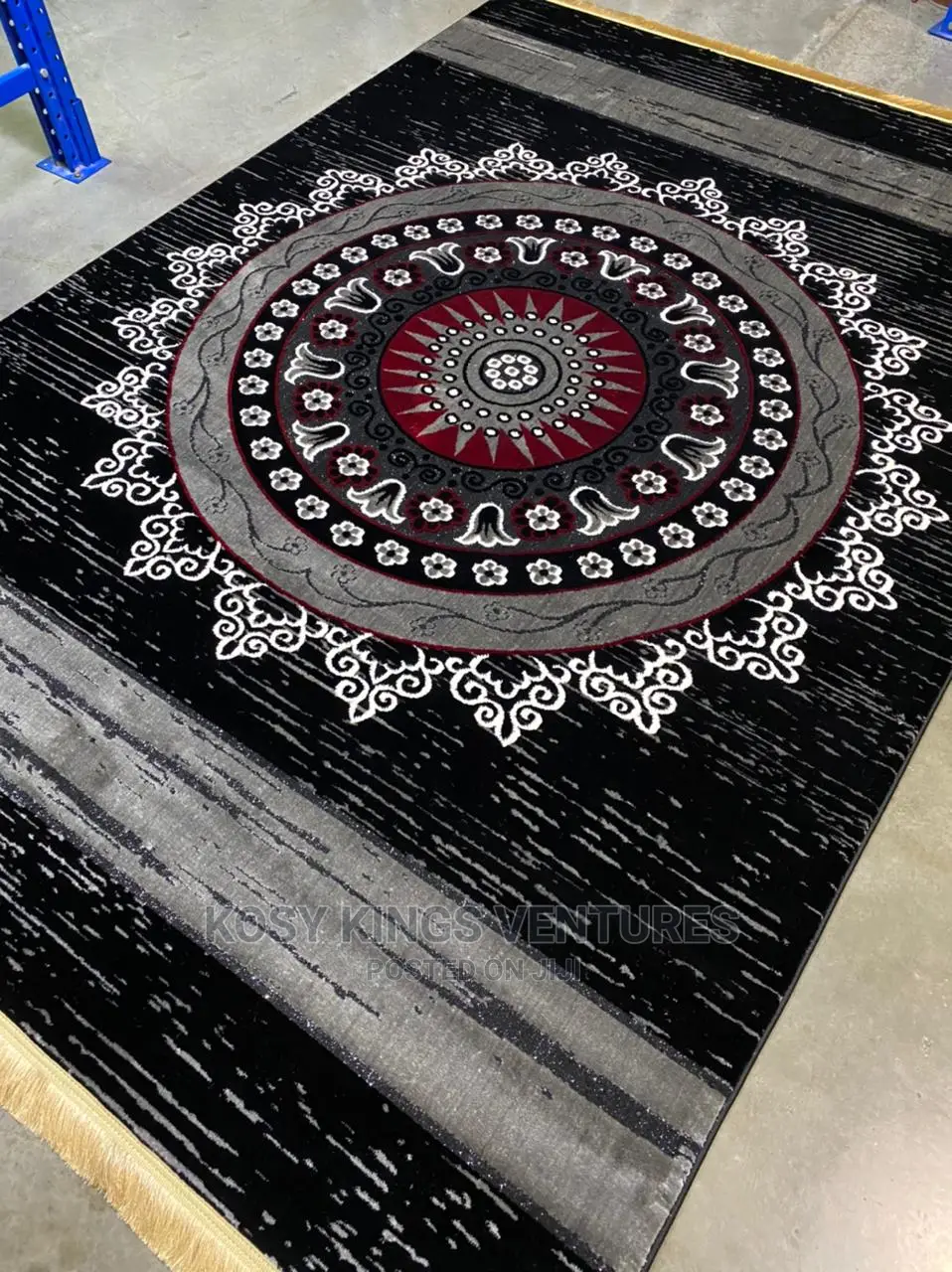 Luxury Living Room Designed Super Soft Royal Center Rug.
