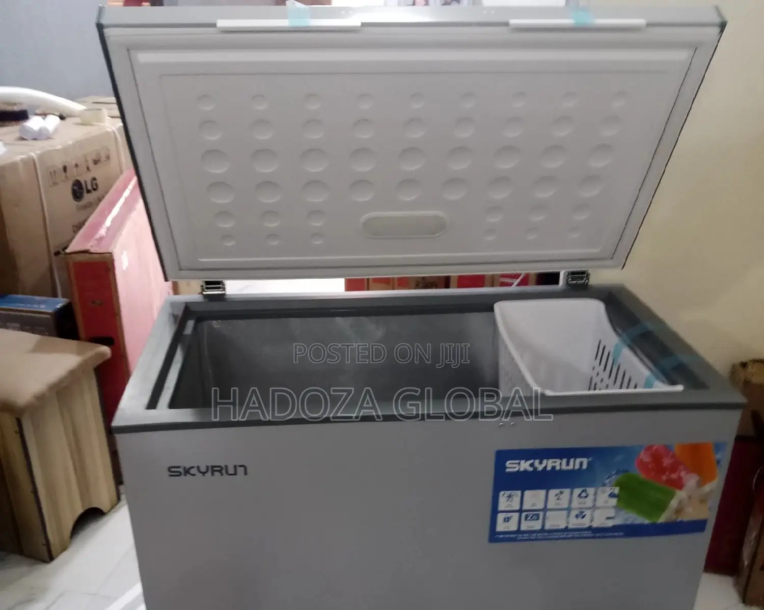 Skyrun Chest Freezer BD 200 Siver Color