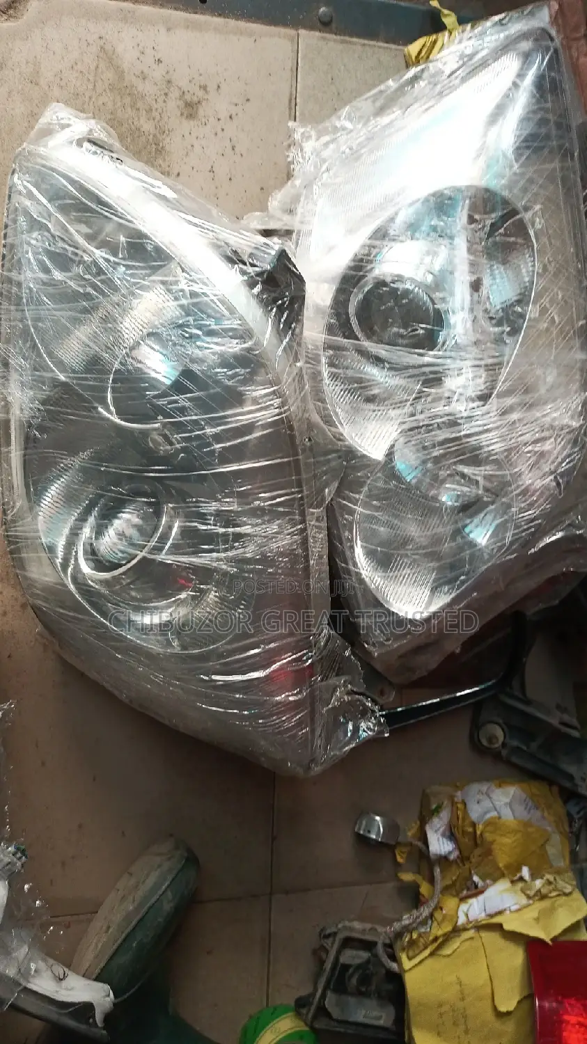 Set of Headlamp Avensis 2003/2004