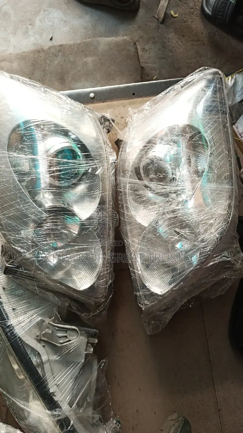 Set of Headlamp Avensis 2003/2004