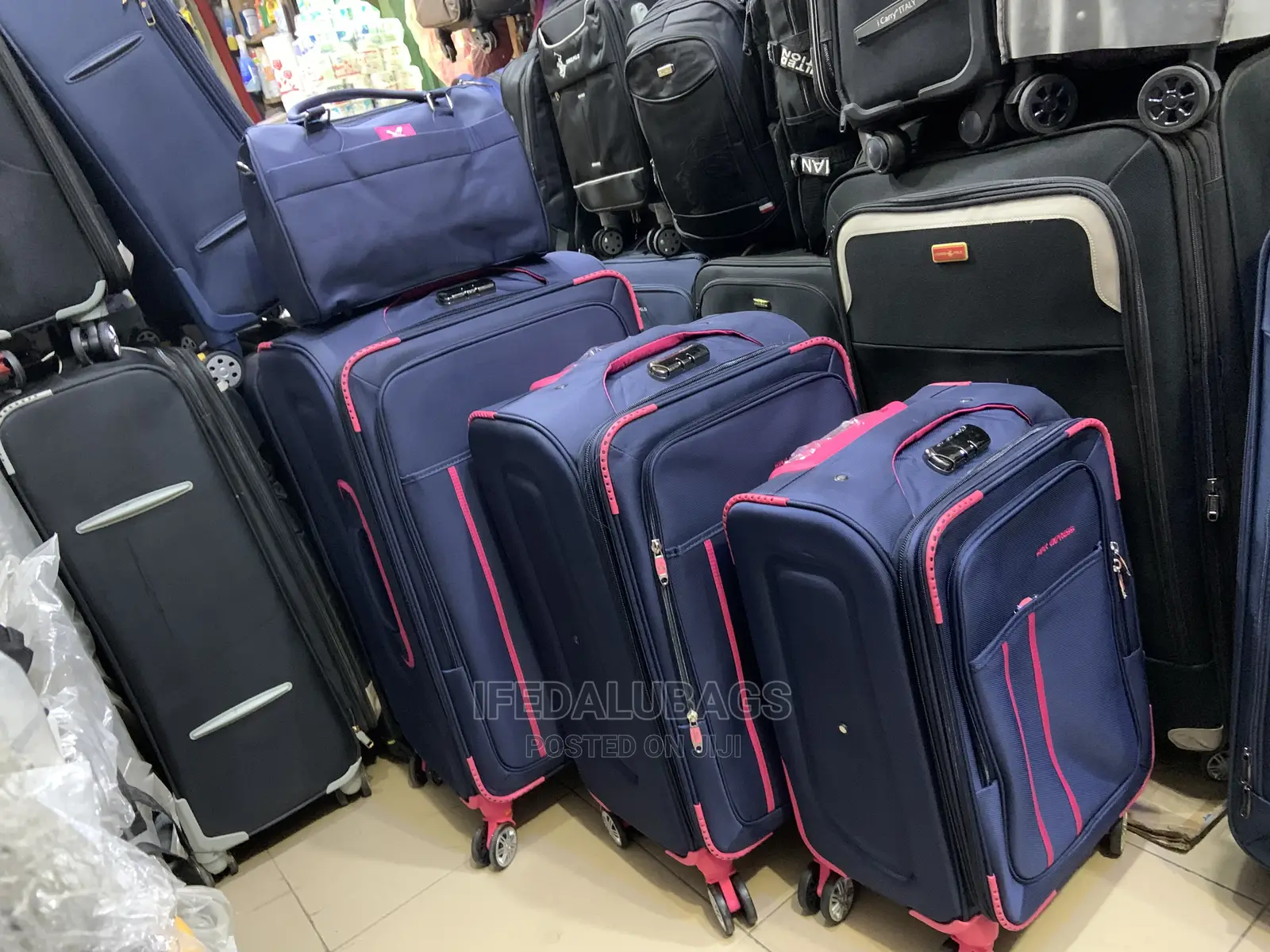 Set of 4 Star Express Blue/Pink Traveling Luggage