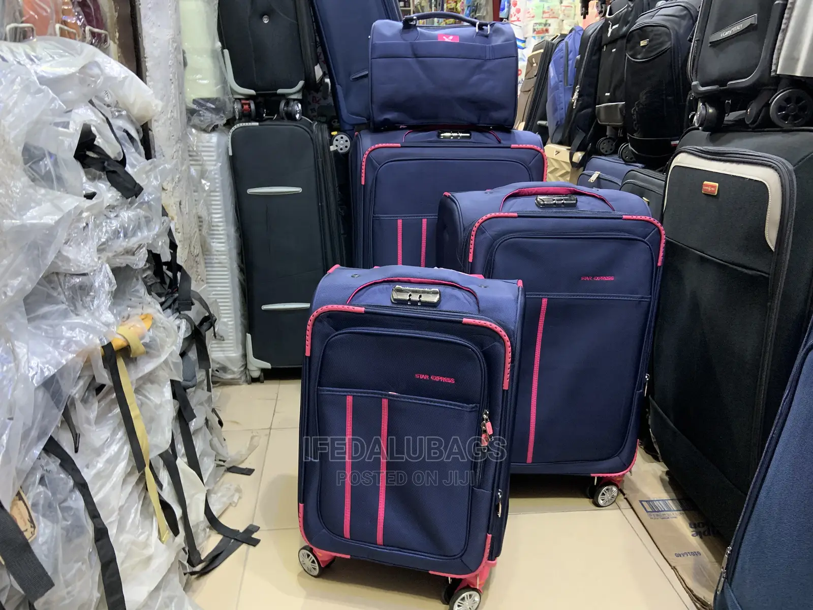 Set of 4 Star Express Blue/Pink Traveling Luggage