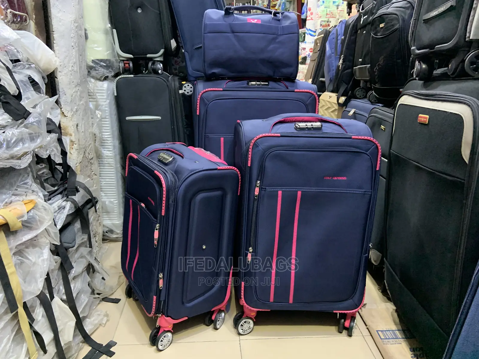 Set of 4 Star Express Blue/Pink Traveling Luggage