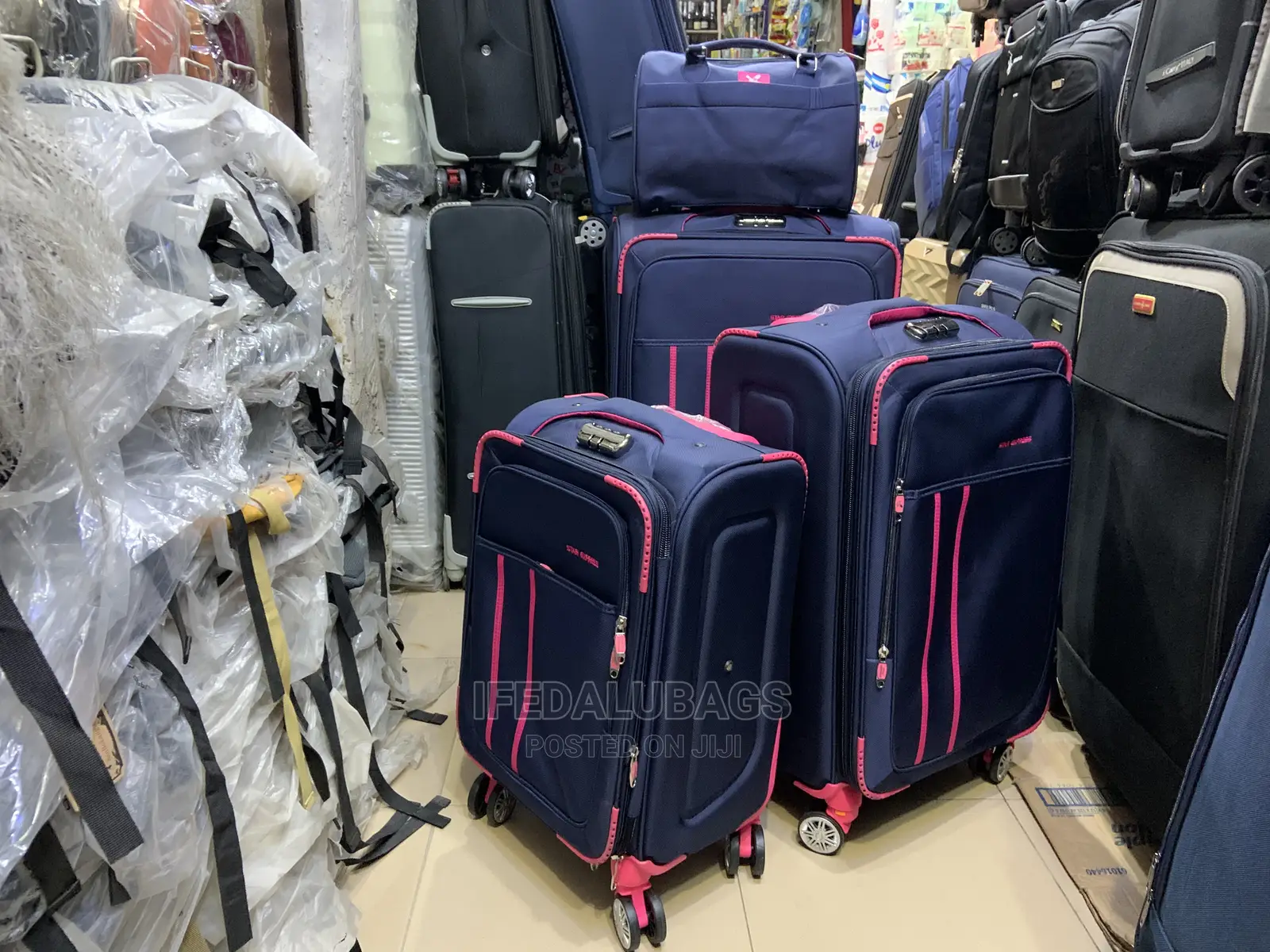 Set of 4 Star Express Blue/Pink Traveling Luggage