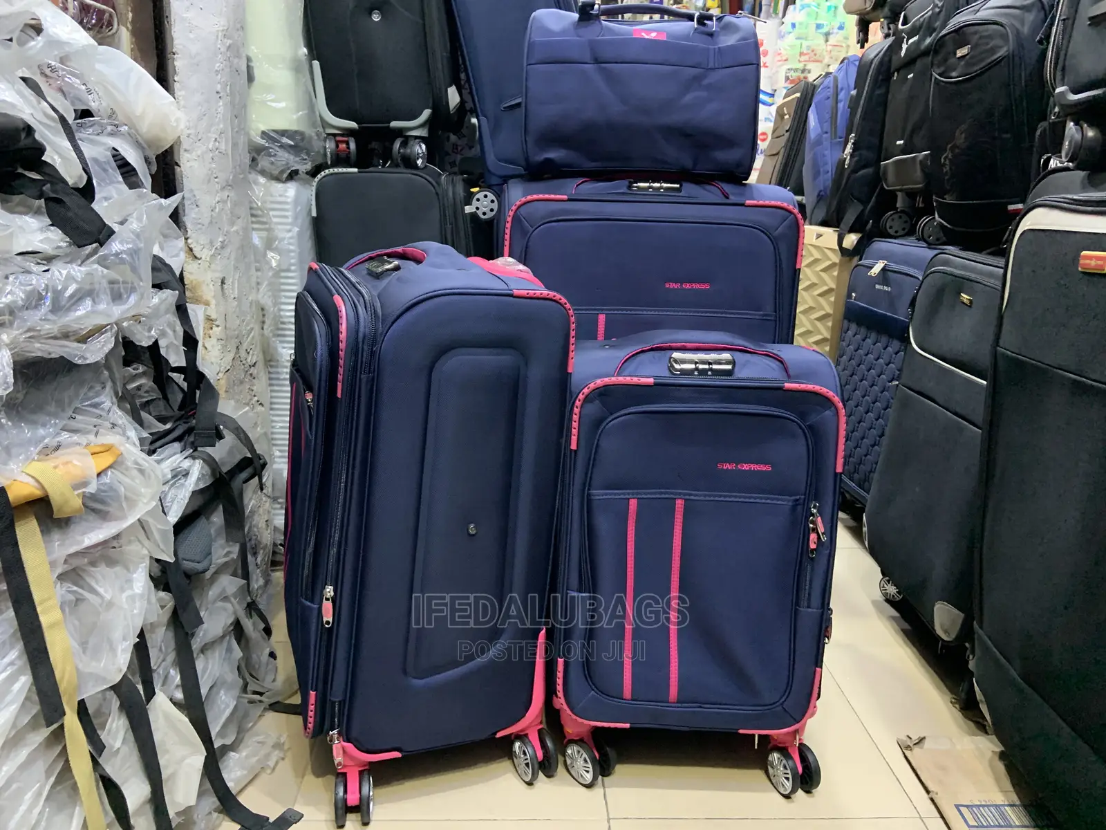 Set of 4 Star Express Blue/Pink Traveling Luggage