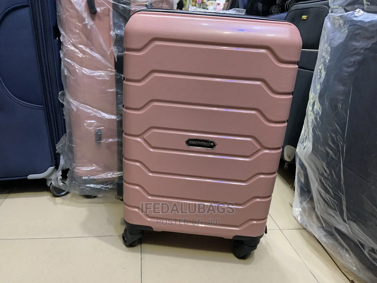 Small Size Quality Imported Plastic Traveling Luggage