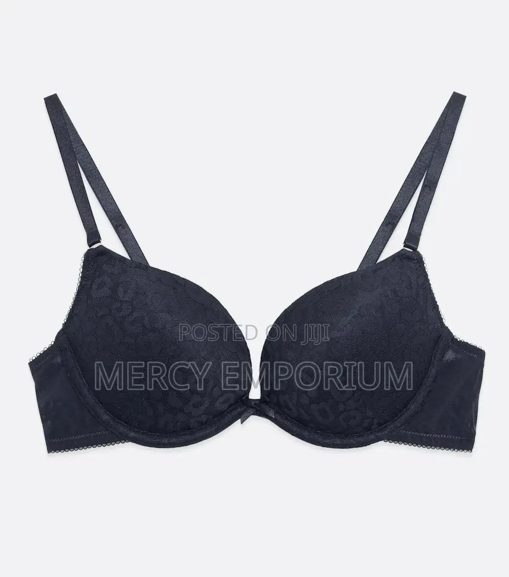 Push Up Black Padded Bra. Black Bra Size 34F. Push Up Bra