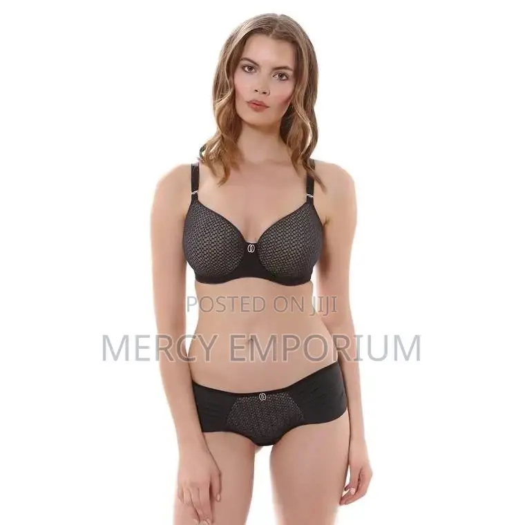 Padded Black Bra. Size 34D Bra, Full Coverage Bra