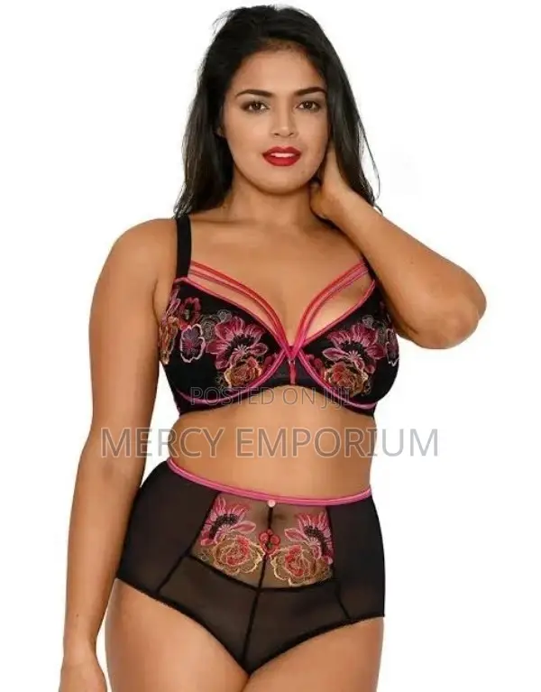 Black Bra, Non Padded Bra Size 30DD