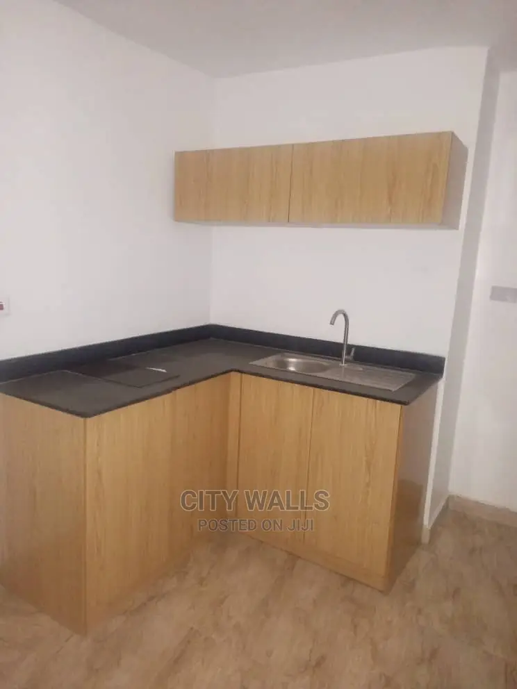 Mini Flat in Chevy View Estate, Chevron for Sale