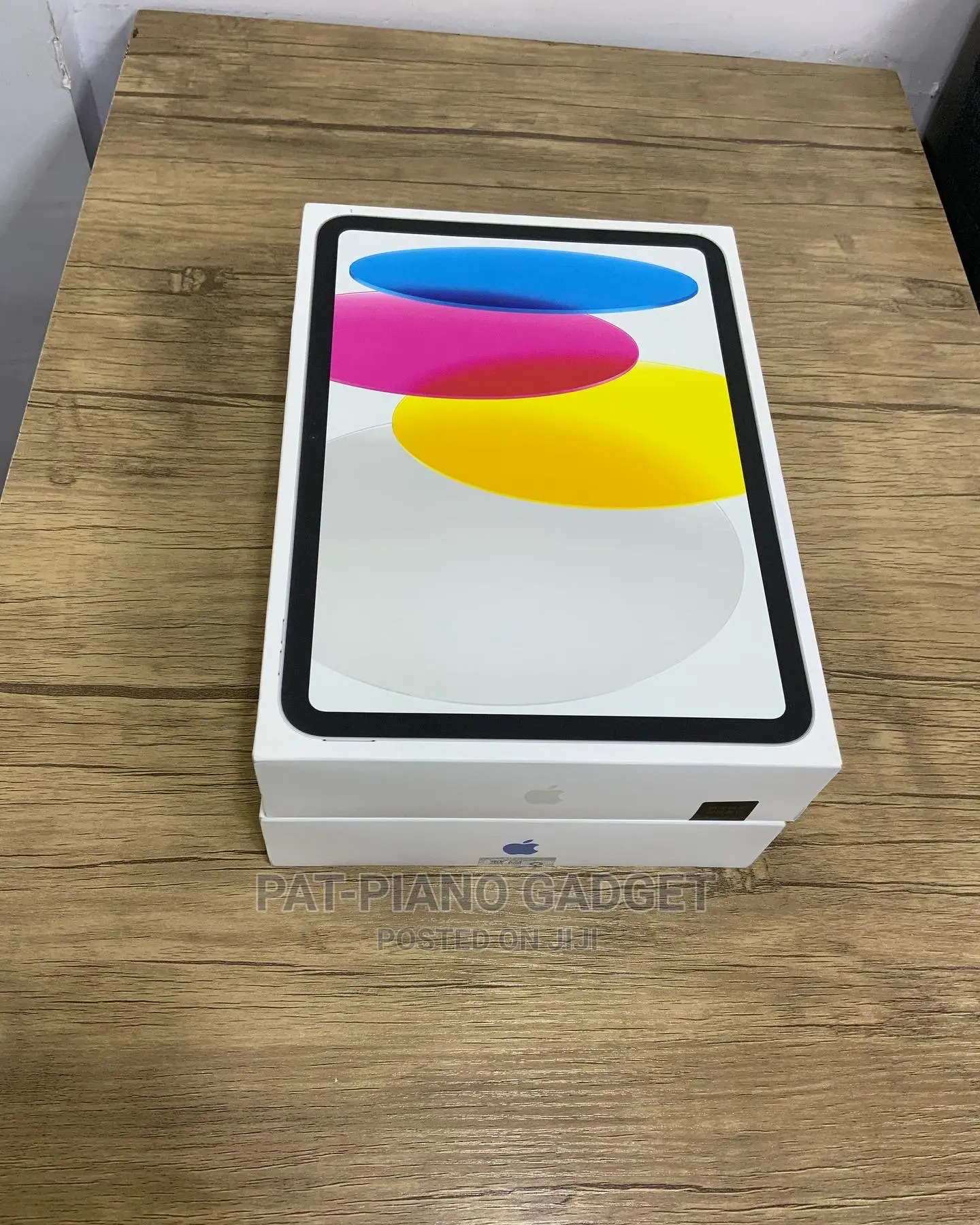 New Apple iPad Wi-Fi 64 GB Gray