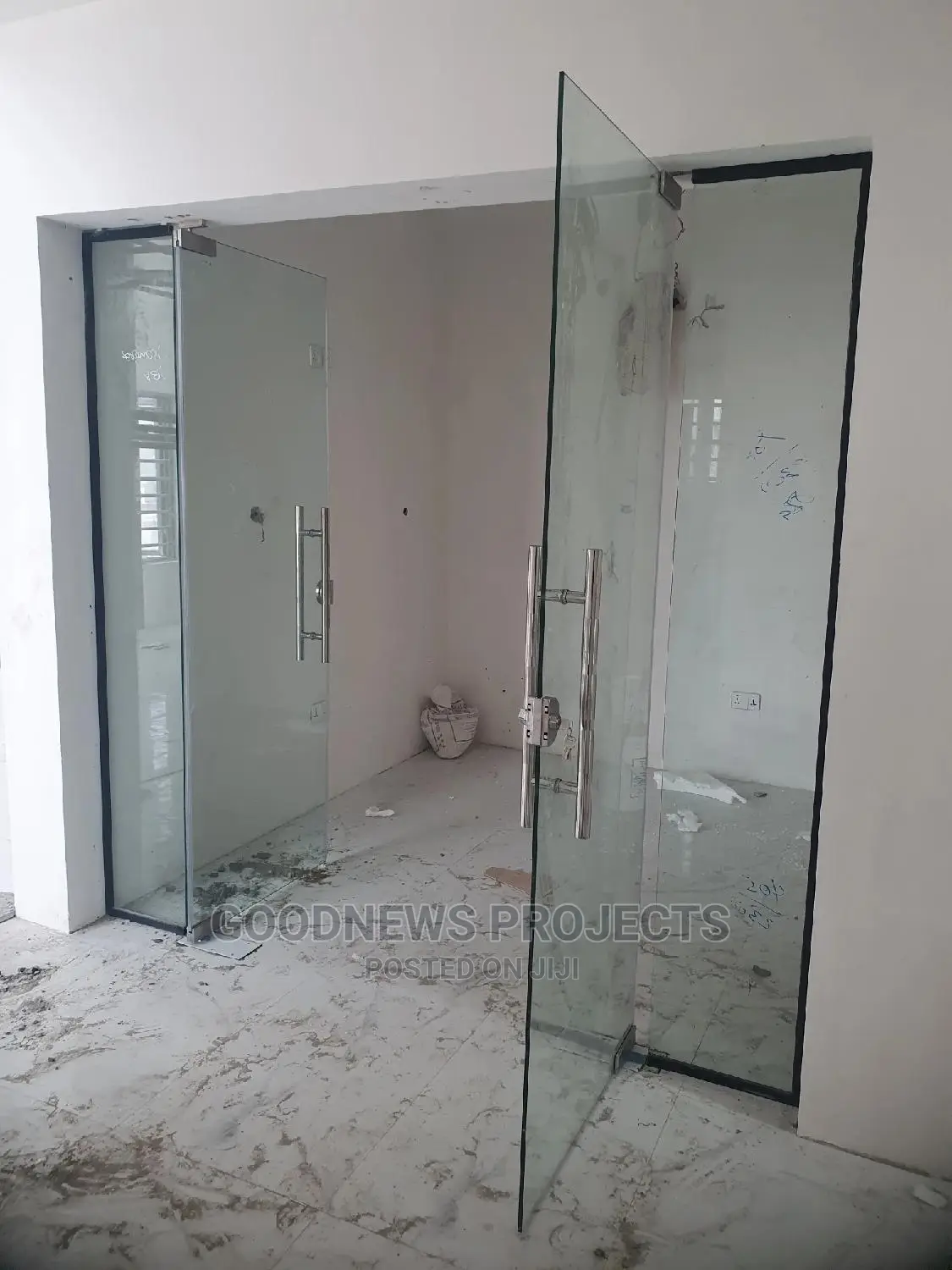 Frameless Gym Glass Door