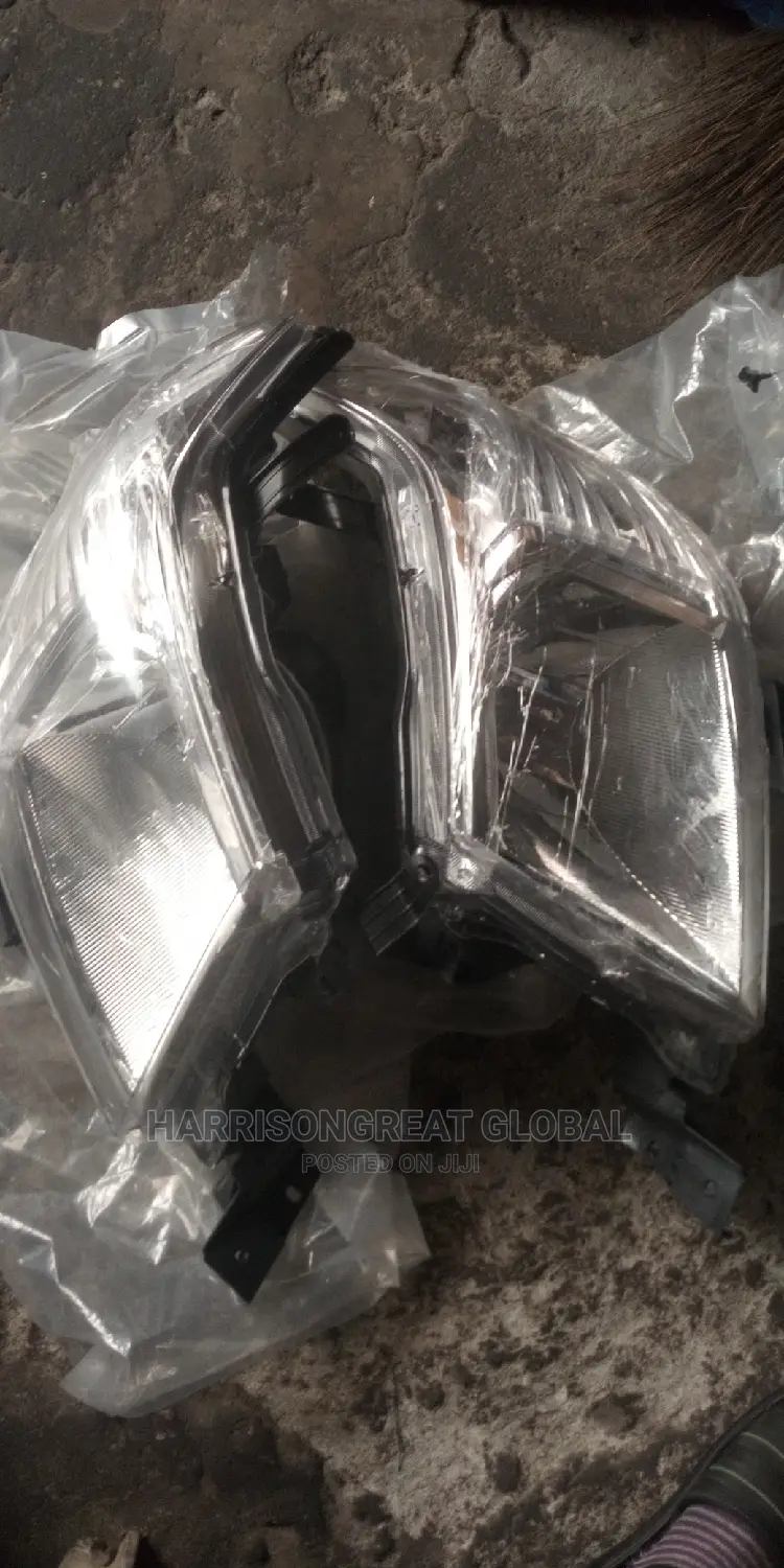 Head Lamp for Toyota Hillux 2012 Model