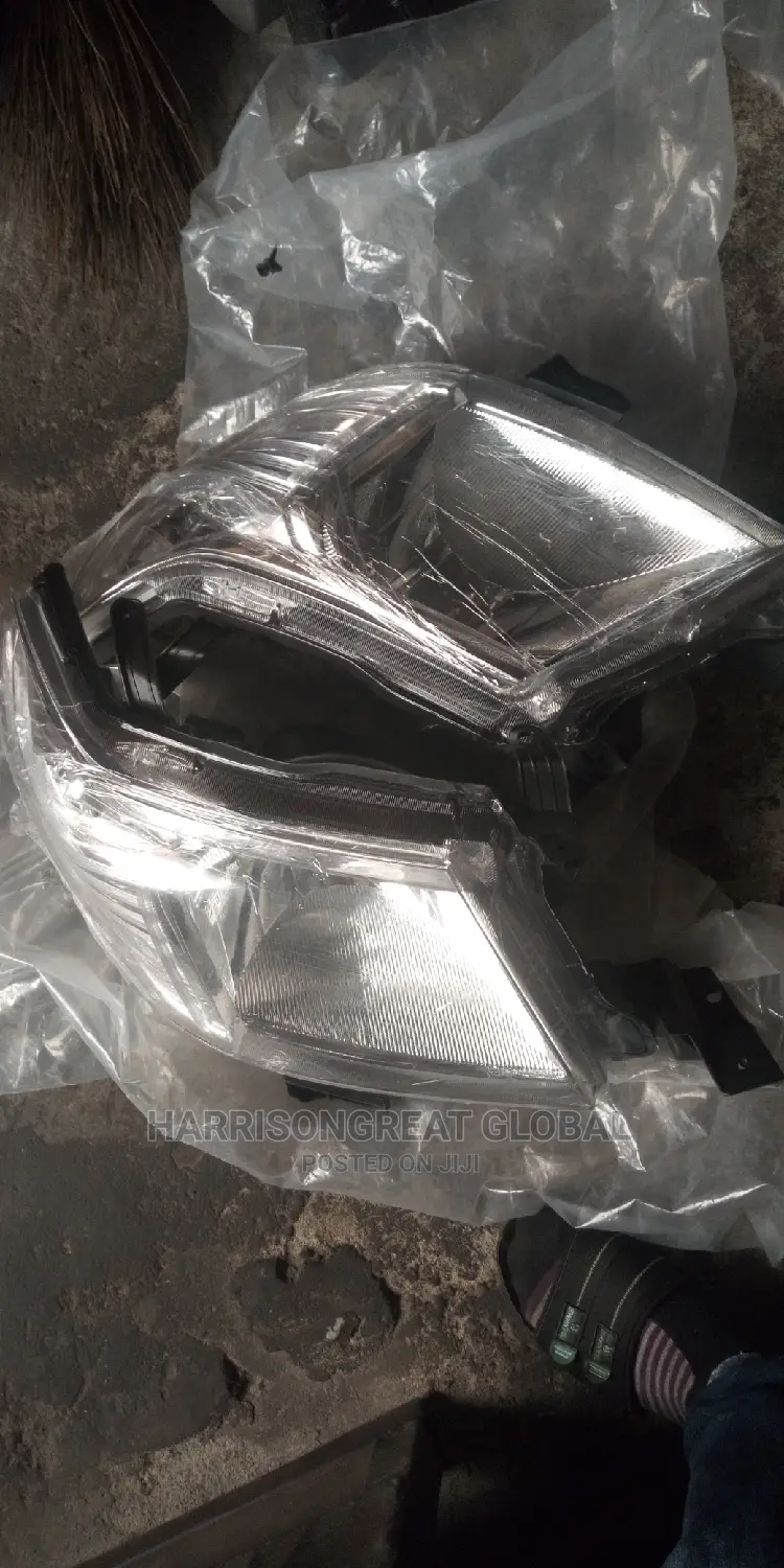 Head Lamp for Toyota Hillux 2012 Model