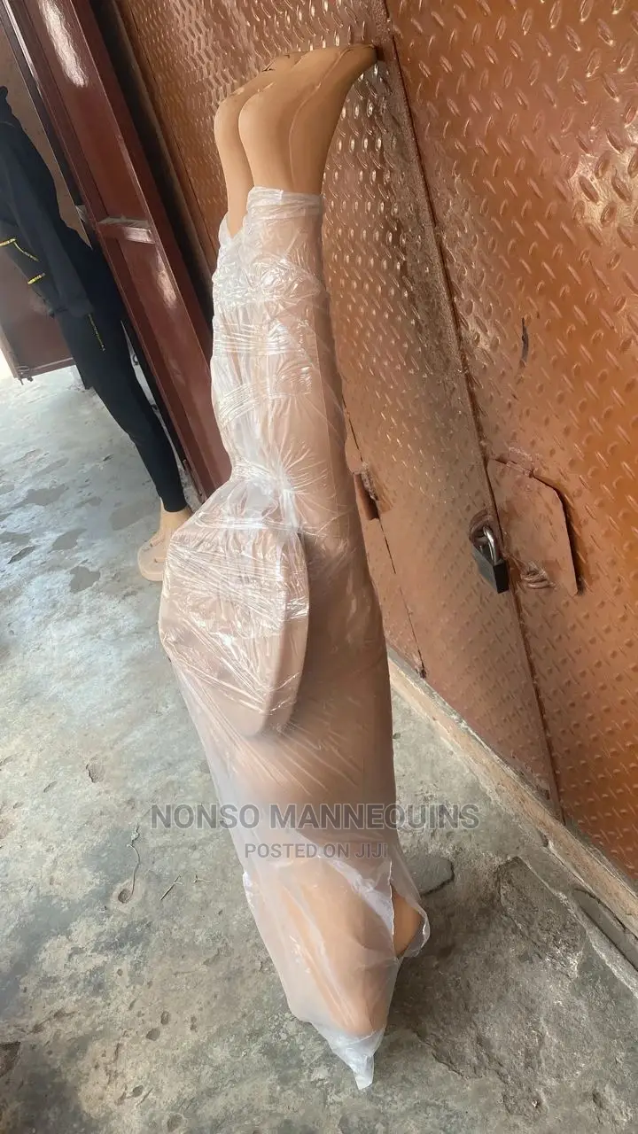 Size 10 Body Plastic Female Armless Mannequin