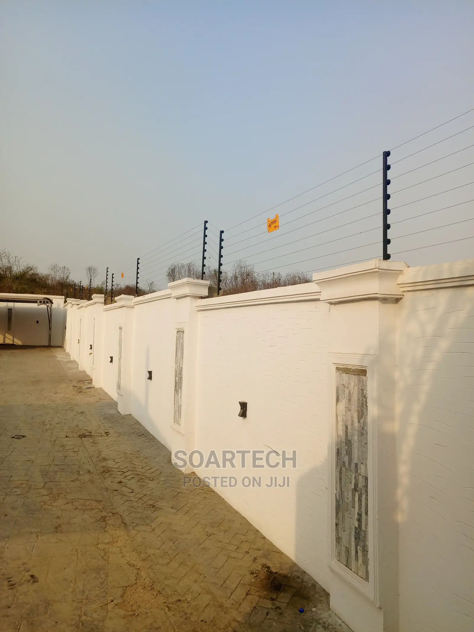 8 Lines Electric Wire Fencing