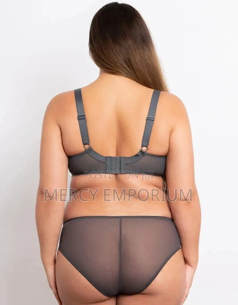 Non Padded Side Support Bra. Size 34G Bra . Black Bra