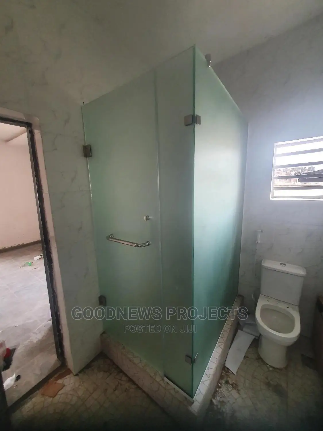 Frameless Full Frosted Cubicle