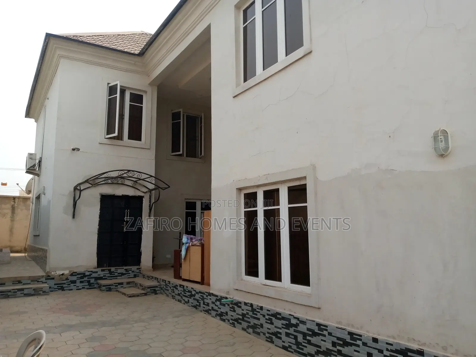 7bdrm Duplex in Icast Elebu, Akala Express for sale