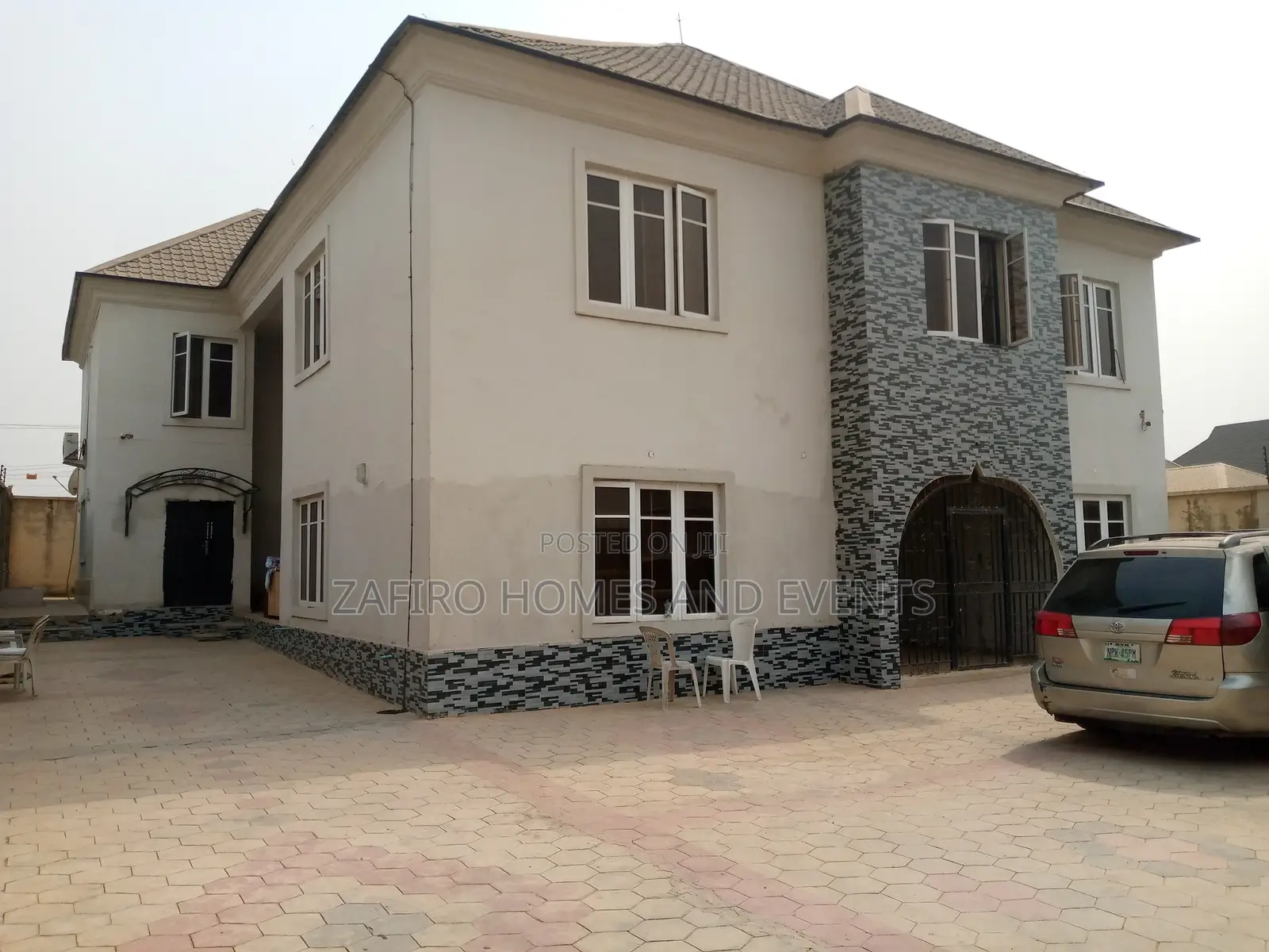 7bdrm Duplex in Icast Elebu, Akala Express for sale