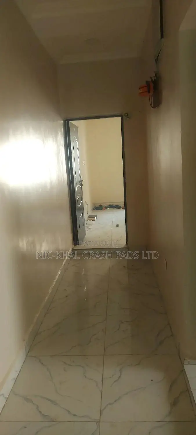 1bdrm Block of Flats in News Engineering for rent