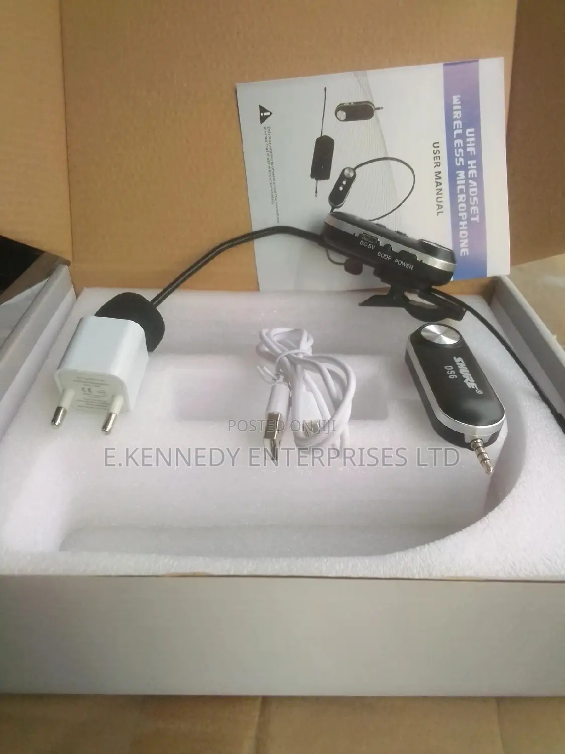 Professional Shure UHF Universal Saxophone Microphone