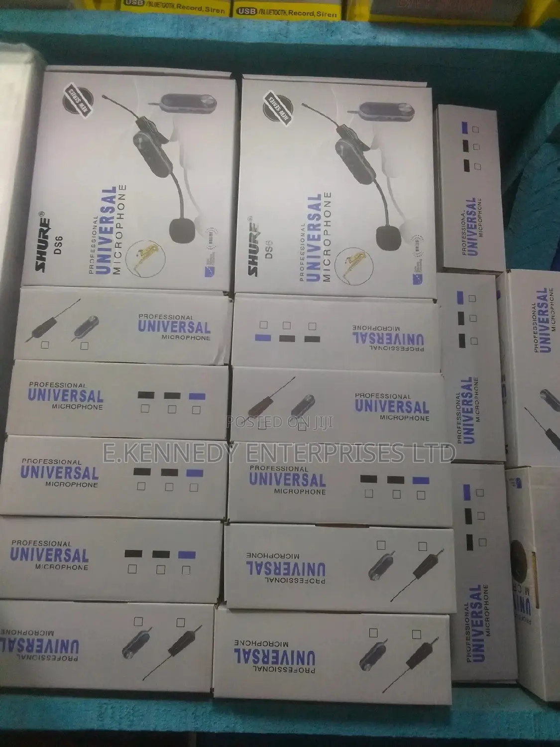 Professional Shure UHF Universal Saxophone Microphone