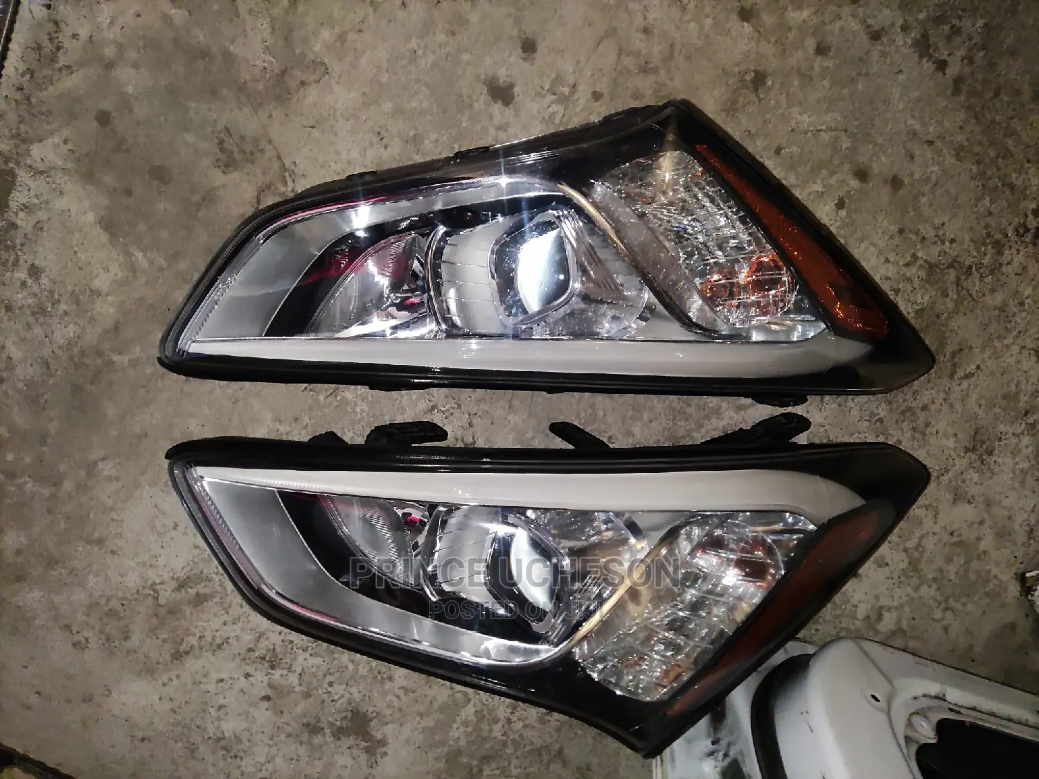 Hyundai Santafe 2013 Set Headlamp