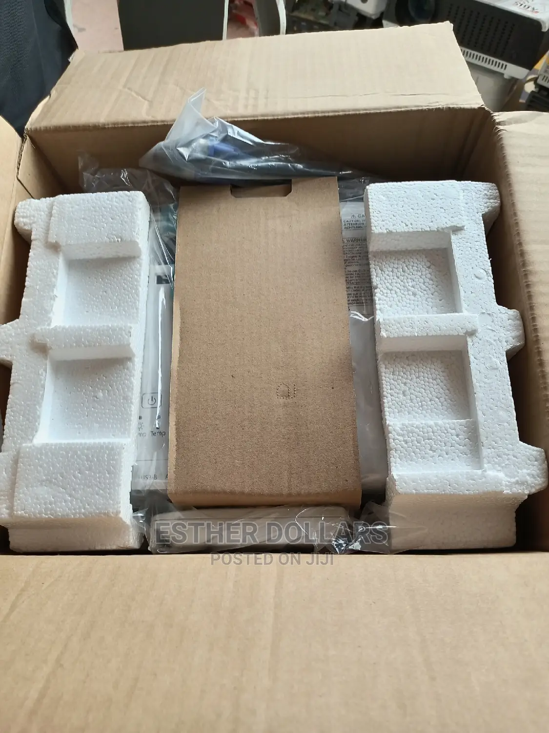 3200 Lumens Epson Projector Eb-So5