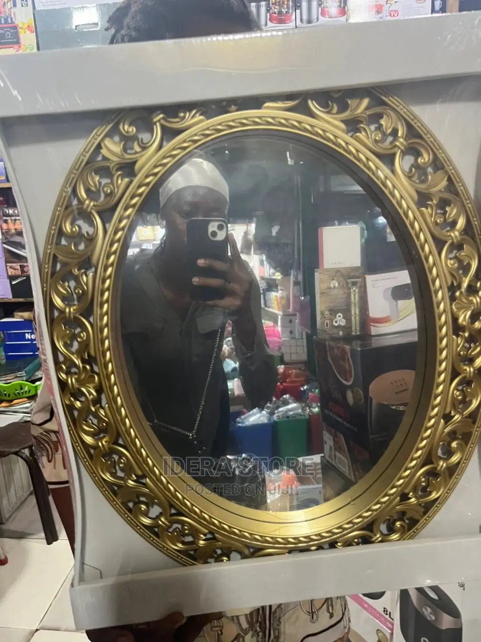 Mirror With Accessories