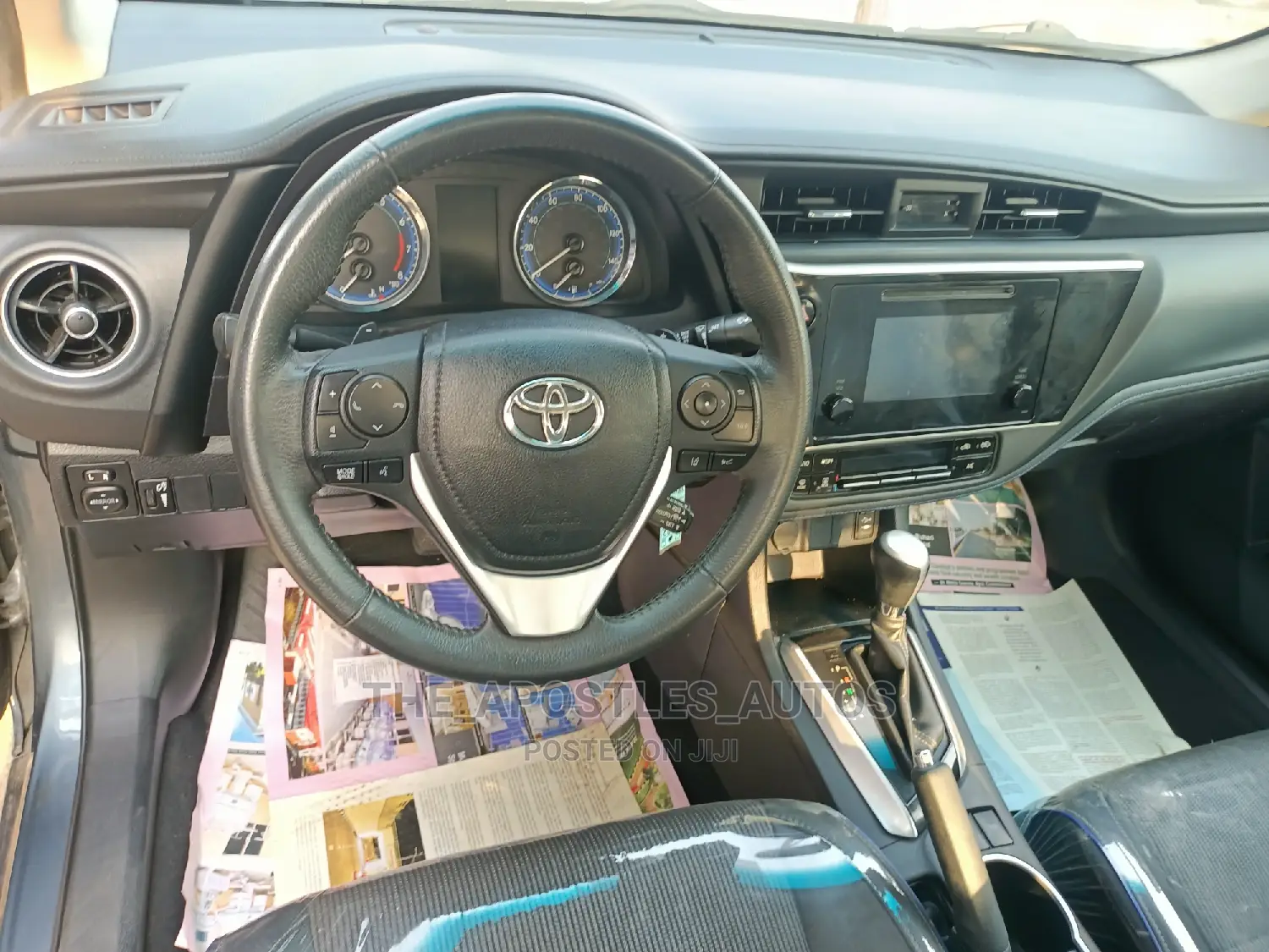 Toyota Corolla SE (1.8L 4cyl 6M) 2018 Gray