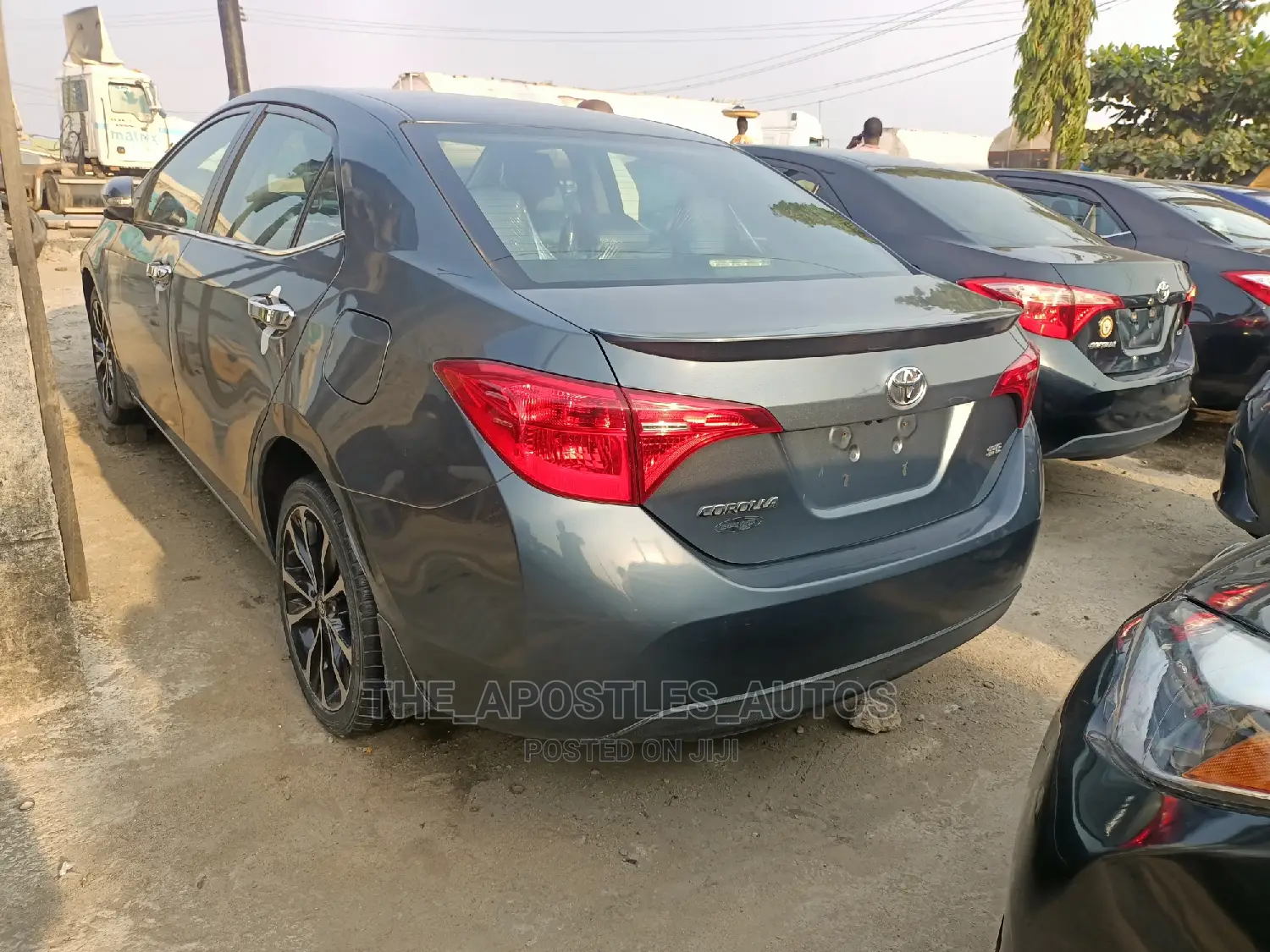 Toyota Corolla SE (1.8L 4cyl 6M) 2018 Gray