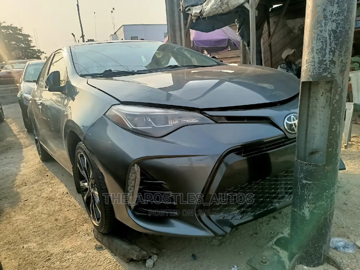 Toyota Corolla SE (1.8L 4cyl 6M) 2018 Gray