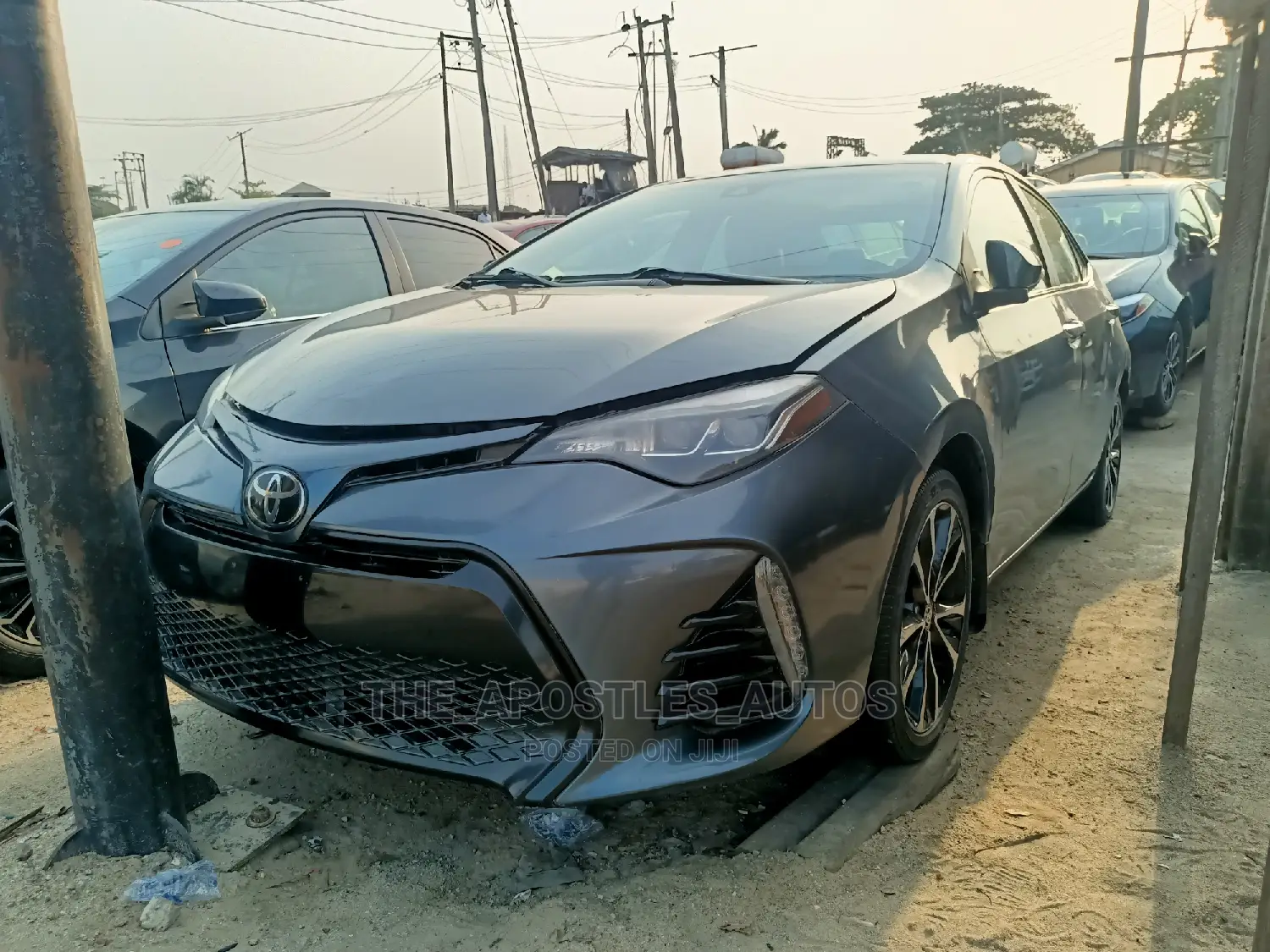 Toyota Corolla SE (1.8L 4cyl 6M) 2018 Gray