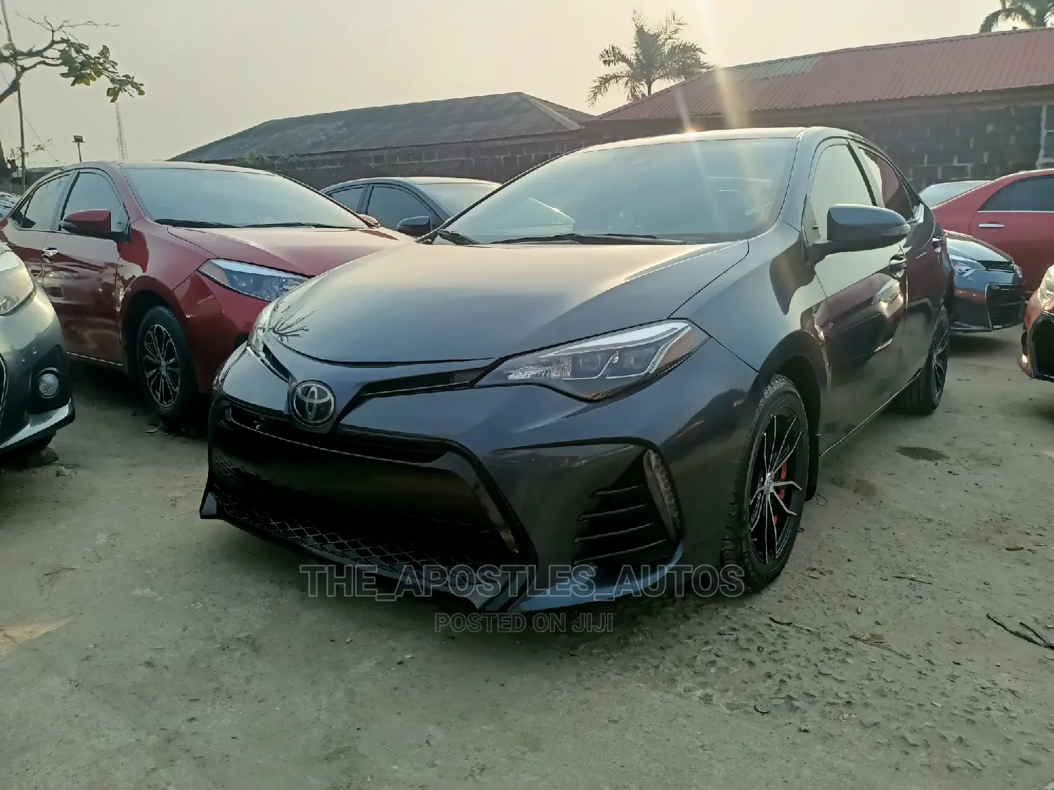 Toyota Corolla LE (1.8L 4cyl 2A) 2018 Gray