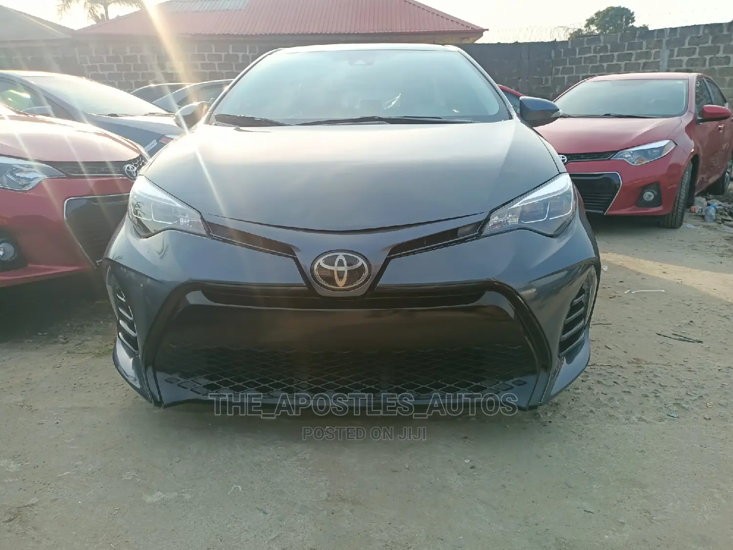 Toyota Corolla LE (1.8L 4cyl 2A) 2018 Gray