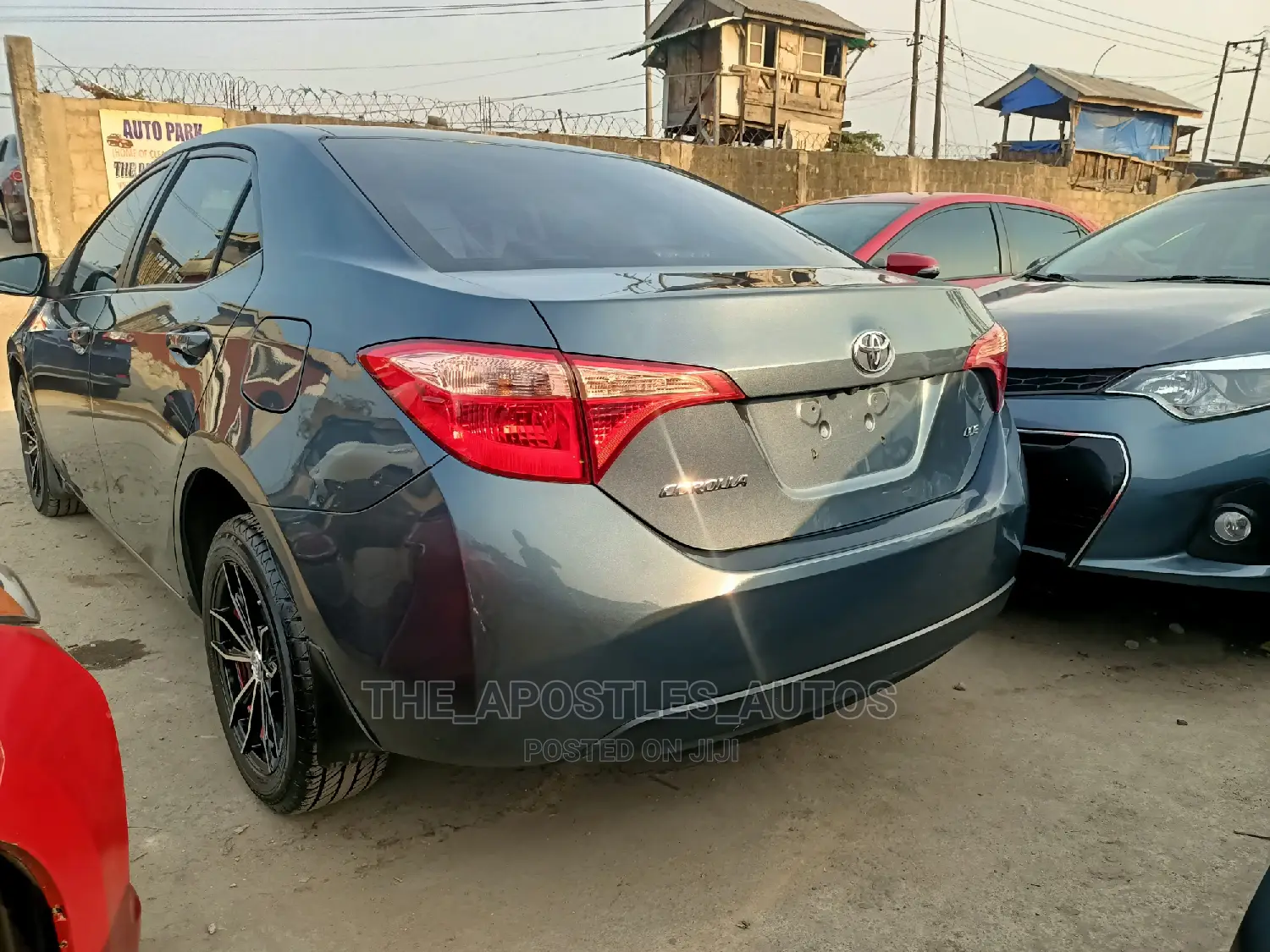 Toyota Corolla LE (1.8L 4cyl 2A) 2018 Gray