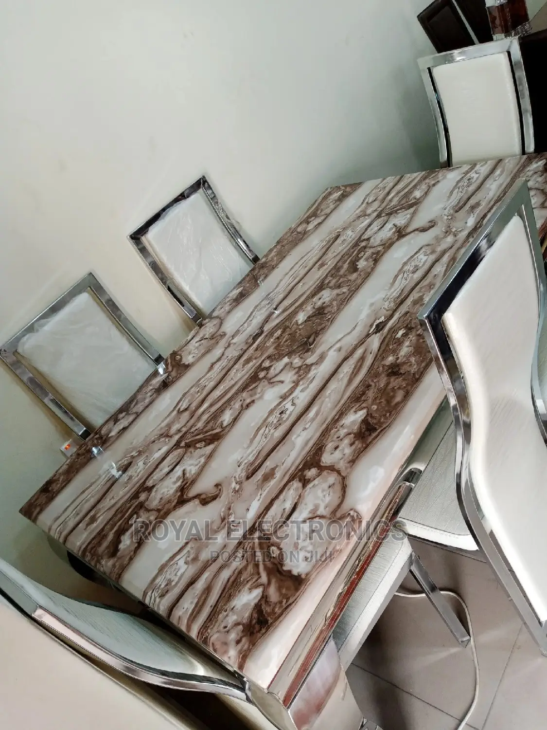 Brand New Dinning Set With 6 Chairs With Complete Mable Set