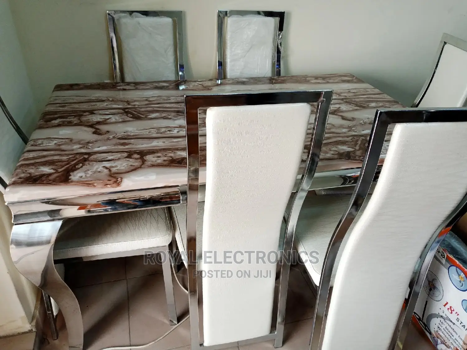 New Generic Dinning Set With 6 Chair With Complete Mable Set