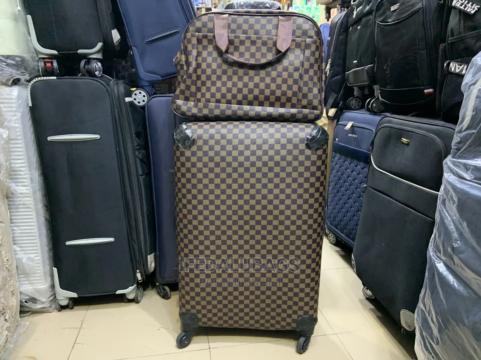 Medium Size Lv Inspired Traveling Luggage With Carry on Kit