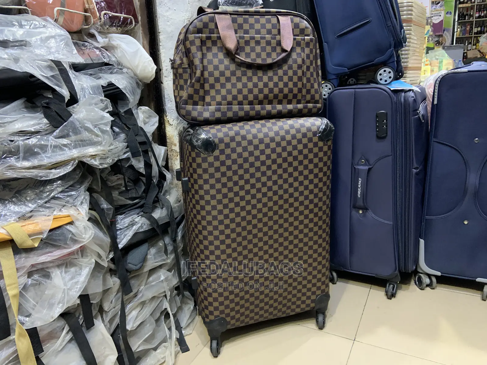 Medium Size Lv Inspired Traveling Luggage With Carry on Kit